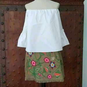 NWT ADORABLE GAEA LA CRISP WHITE OFF SHOULDER TOP